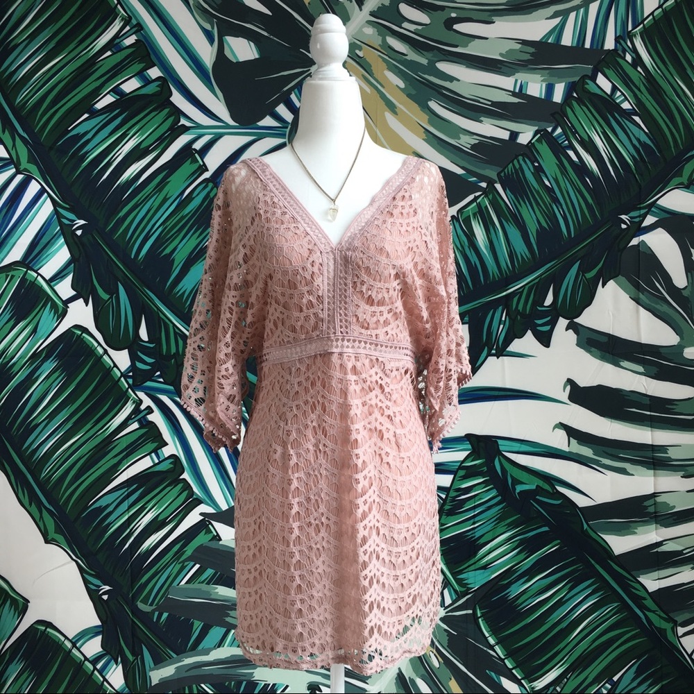 ✨GORGEOUS!✨ Forever 21 Blush Lace Dress